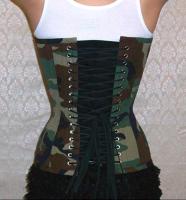 24 Emmanuelle Camo