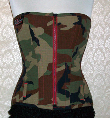 24 Emmanuelle Camo