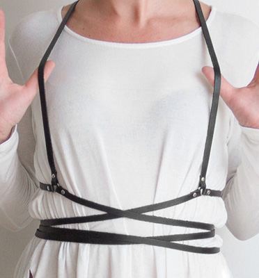 Jakimac Wrap Around Harness Belt : Delicious Boutique display picture 3