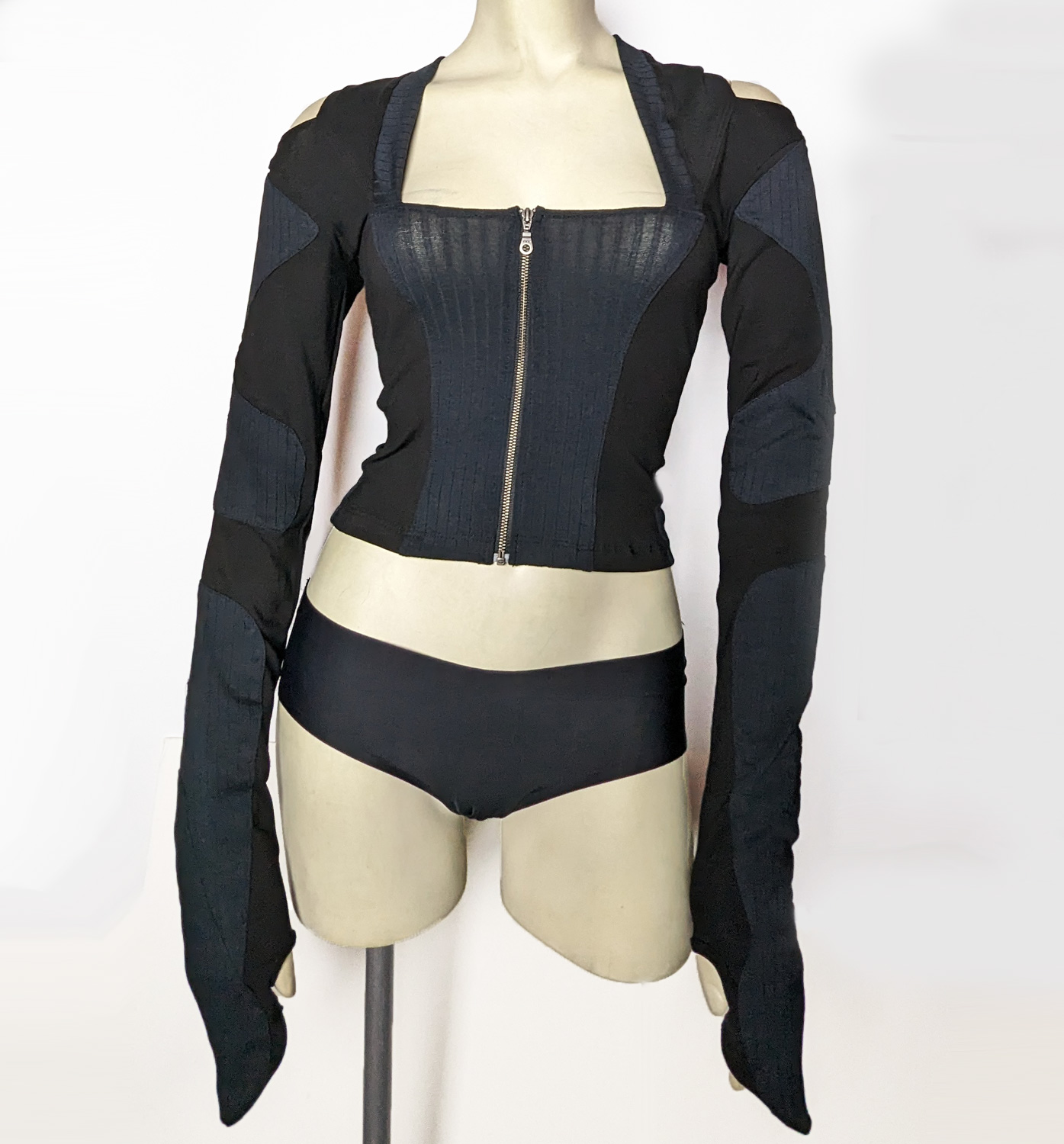 Vega Zip Top